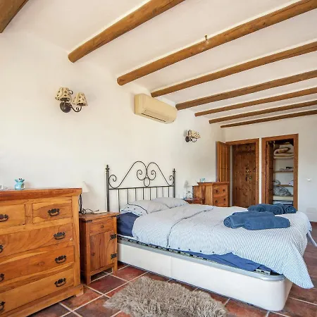 Casa de Férias Lovely In Competa Andalusia With Swimming Pool