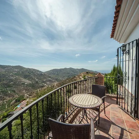 Lovely In Competa Andalusia With Swimming Pool Casa de Férias